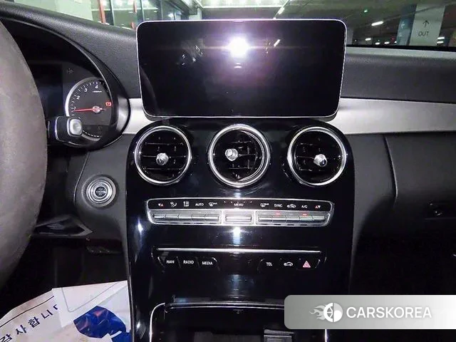 Mercedes-Benz C-Class W205 2019 Серебряный из Кореи, фото 2