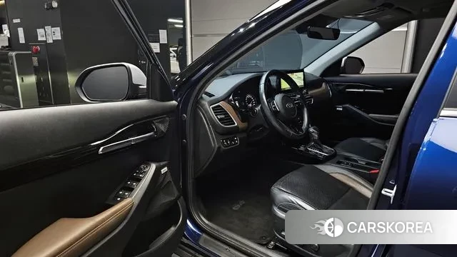 Kia Seltos 2020 Синий из Кореи, фото 2