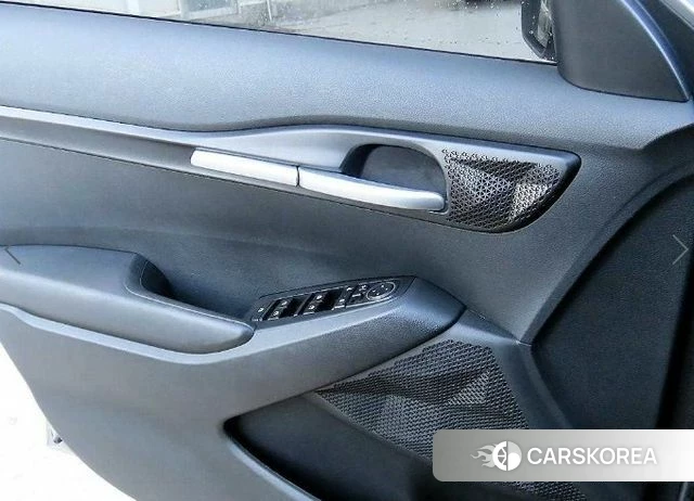 Kia Seltos 2021 Серебряный из Кореи, фото 2