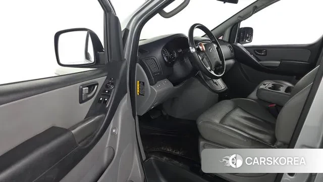 Hyundai The New Grand Starex 2019 Серебристо-серый из Кореи, фото 2