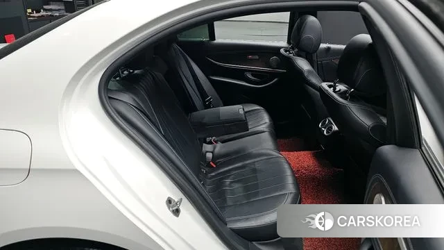 Mercedes-Benz E-Class W213 2019 Белый из Кореи, фото 2