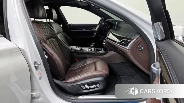 BMW 7 Series (G11) 2022 Белый из Кореи, фото 2