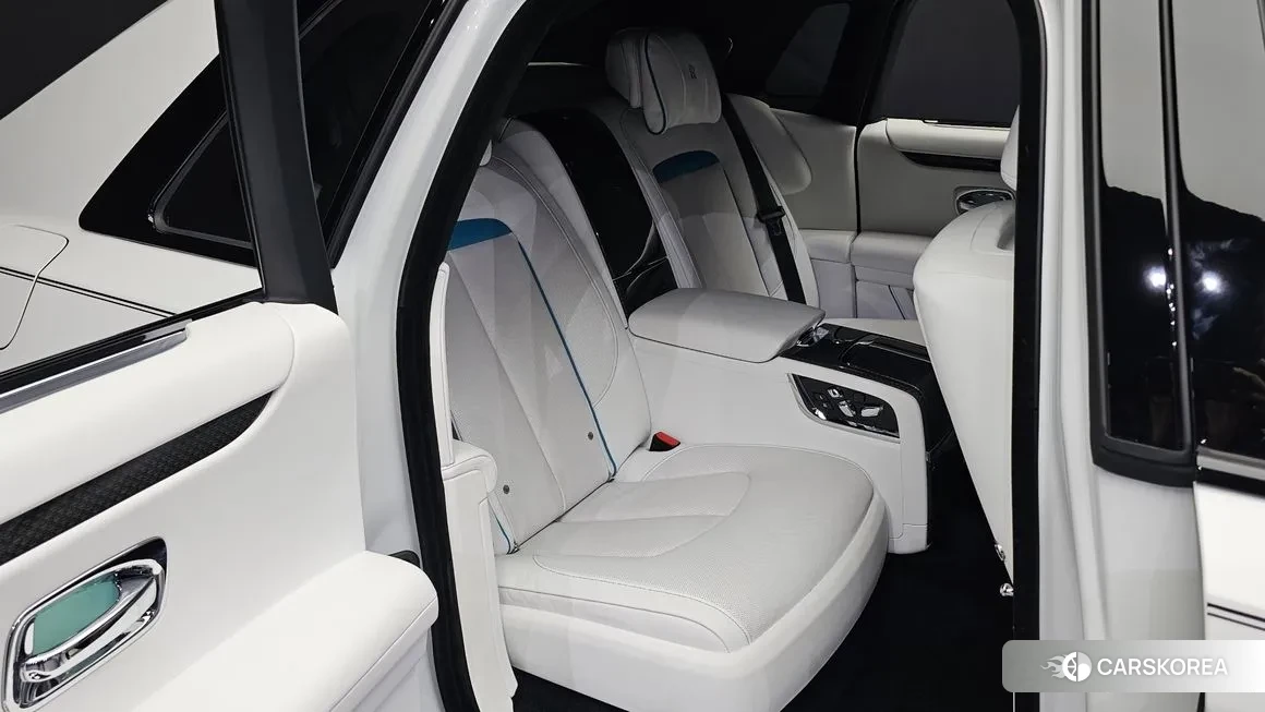 Rolls-Royce Ghost 2nd Generation 2023 Белый из Кореи, фото 2