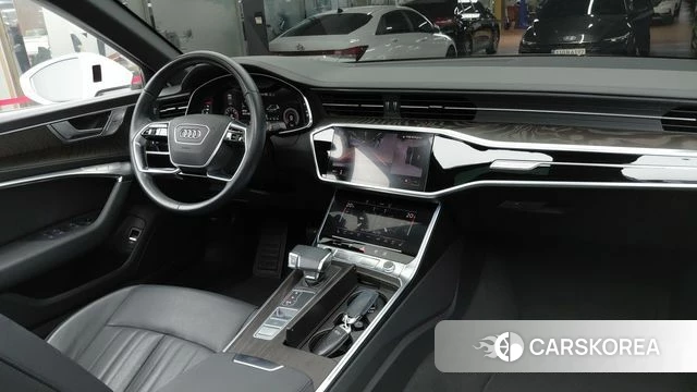 Audi A6 (C8) 2021 Белый из Кореи, фото 2