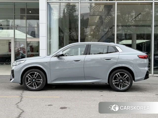 BMW X2 (import) 2025 Темно-серый из Китая, фото 2