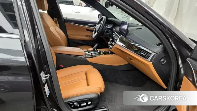 BMW 5 Series (G30) 2020 Серый из Кореи, фото 2