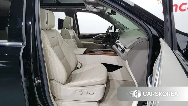 Cadillac Escalade 5th Generation 2021 Черный из Кореи, фото 2