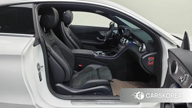 Mercedes-Benz C-Class W205 2021 Белый из Кореи, фото 2