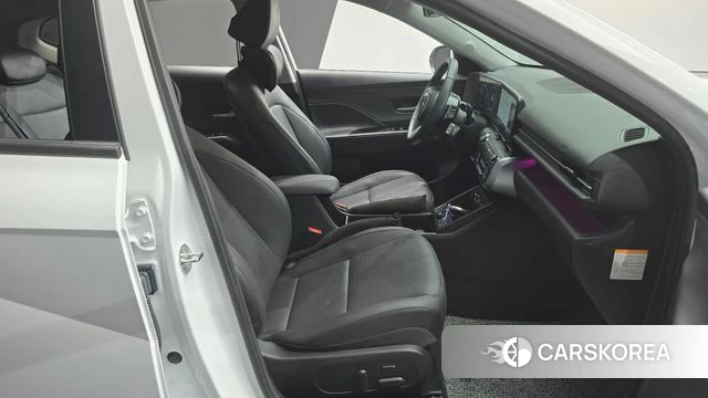 Hyundai Kona Hybrid (SX2) 2024 Белый из Кореи, фото 2
