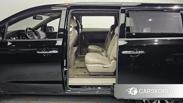 Kia The New Carnival 2019 Черный из Кореи, фото 2