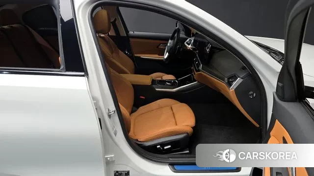 BMW 3 Series (G20) 2023 Белый из Кореи, фото 2