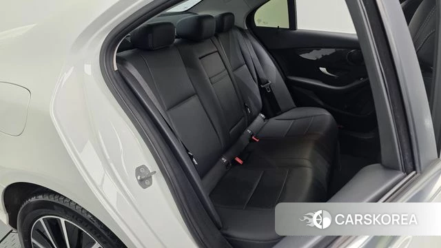 Mercedes-Benz C-Class W205 2019 Белый из Кореи, фото 2