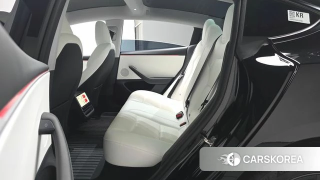 Tesla Model 3 2024 Черный из Кореи, фото 2