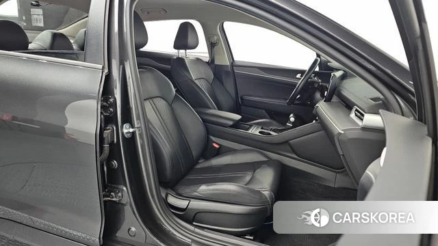 Kia K5 3rd generation 2021 Серый из Кореи, фото 2