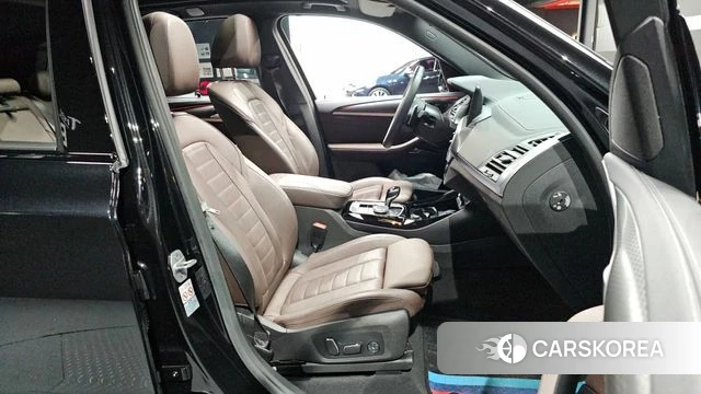 BMW X3 (G01) 2024 Черный из Кореи, фото 2