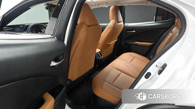 Lexus UX250h 2021 Белый из Кореи, фото 2