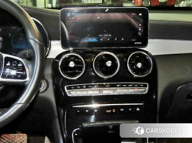Mercedes-Benz GLC-Class X253 2021 Белый из Кореи, фото 2