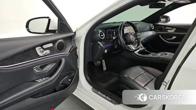 Mercedes-Benz E-Class W213 2020 Белый из Кореи, фото 2