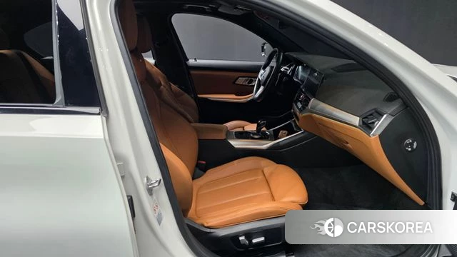 BMW 3 Series (G20) 2022 Белый из Кореи, фото 2