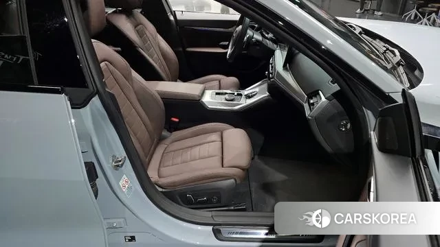 BMW 4 Series (G22) 2024 Светло-серебряный цвет из Кореи, фото 2