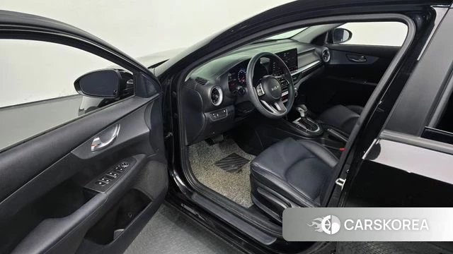 Kia The New K3 2nd generation 2022 Черный из Кореи, фото 2