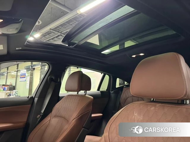 BMW X6 (G06) 2026 Светло-серебряный цвет из Кореи, фото 2