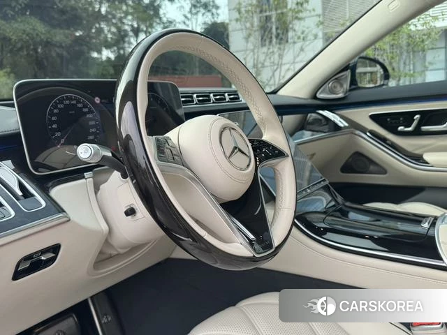 Mercedes-Benz Maybach S-class 2023 Черный из Китая, фото 2