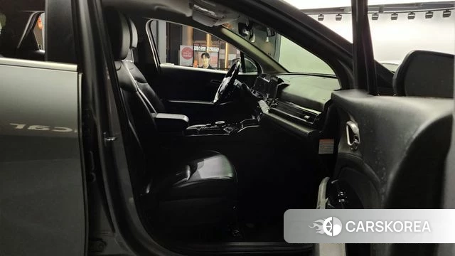 Kia Sportage 5th Generation Hybrid 2022 Серебристо-серый из Кореи, фото 2