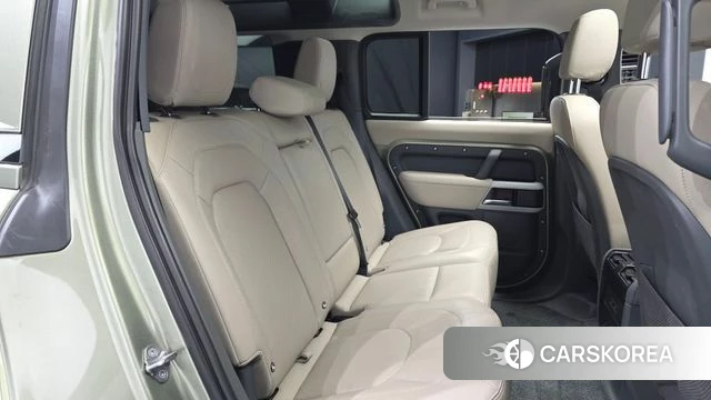 Land Rover Defender (L663) 2022 Темно-зеленый из Кореи, фото 2