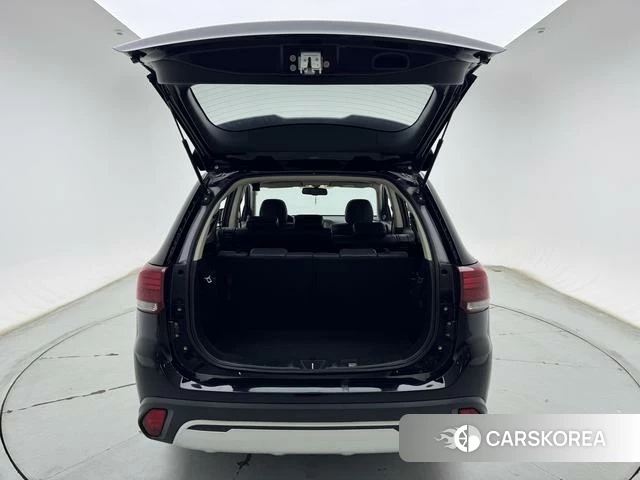 Mitsubishi  Outlander 2019 Черный из Китая, фото 2