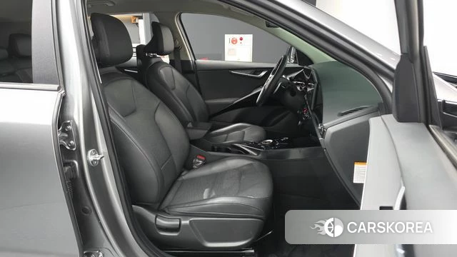 Kia Di Ol Nu Niro 2023 Серебристо-серый из Кореи, фото 2