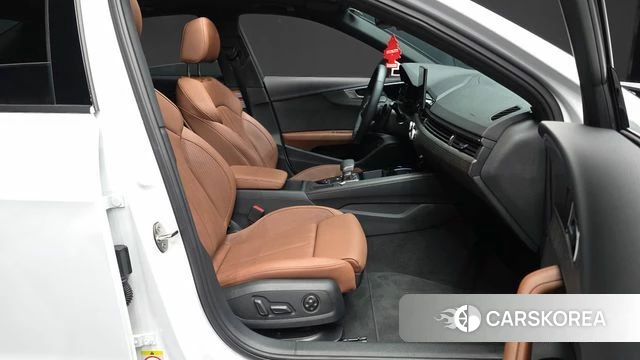 Audi A4 (B9) 2023 Белый из Кореи, фото 2