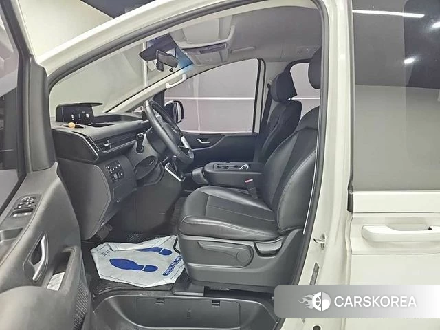 Hyundai Staria 2022 Белый из Кореи, фото 2