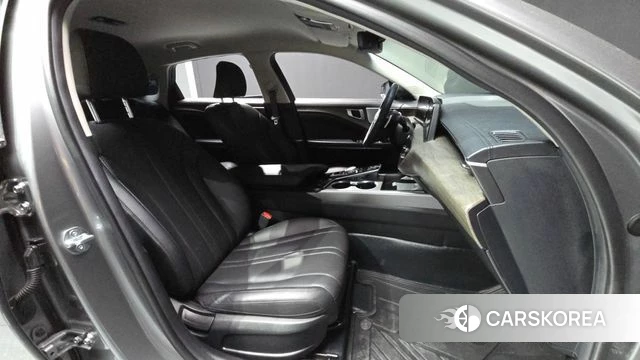 Kia K8 2024 Серебристо-серый из Кореи, фото 2