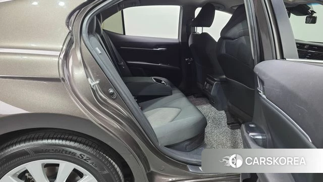 Toyota Camry (XV70) 2021 Коричневый из Кореи, фото 2
