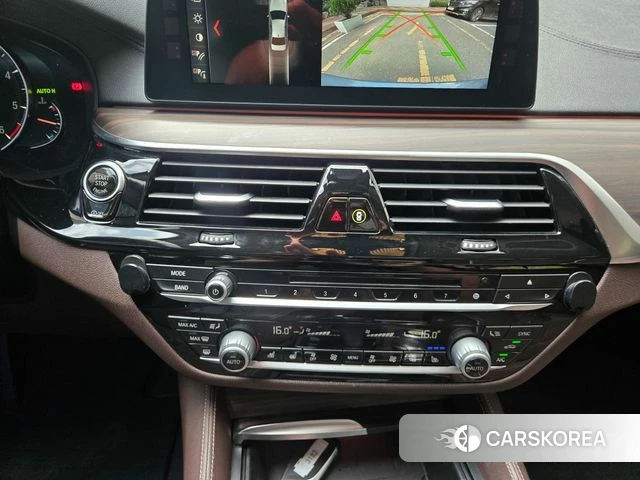 BMW 5 Series (G30) 2018 Серый из Кореи, фото 2