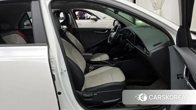 Kia Di Ol Nu Niro 2022 Белый из Кореи, фото 2