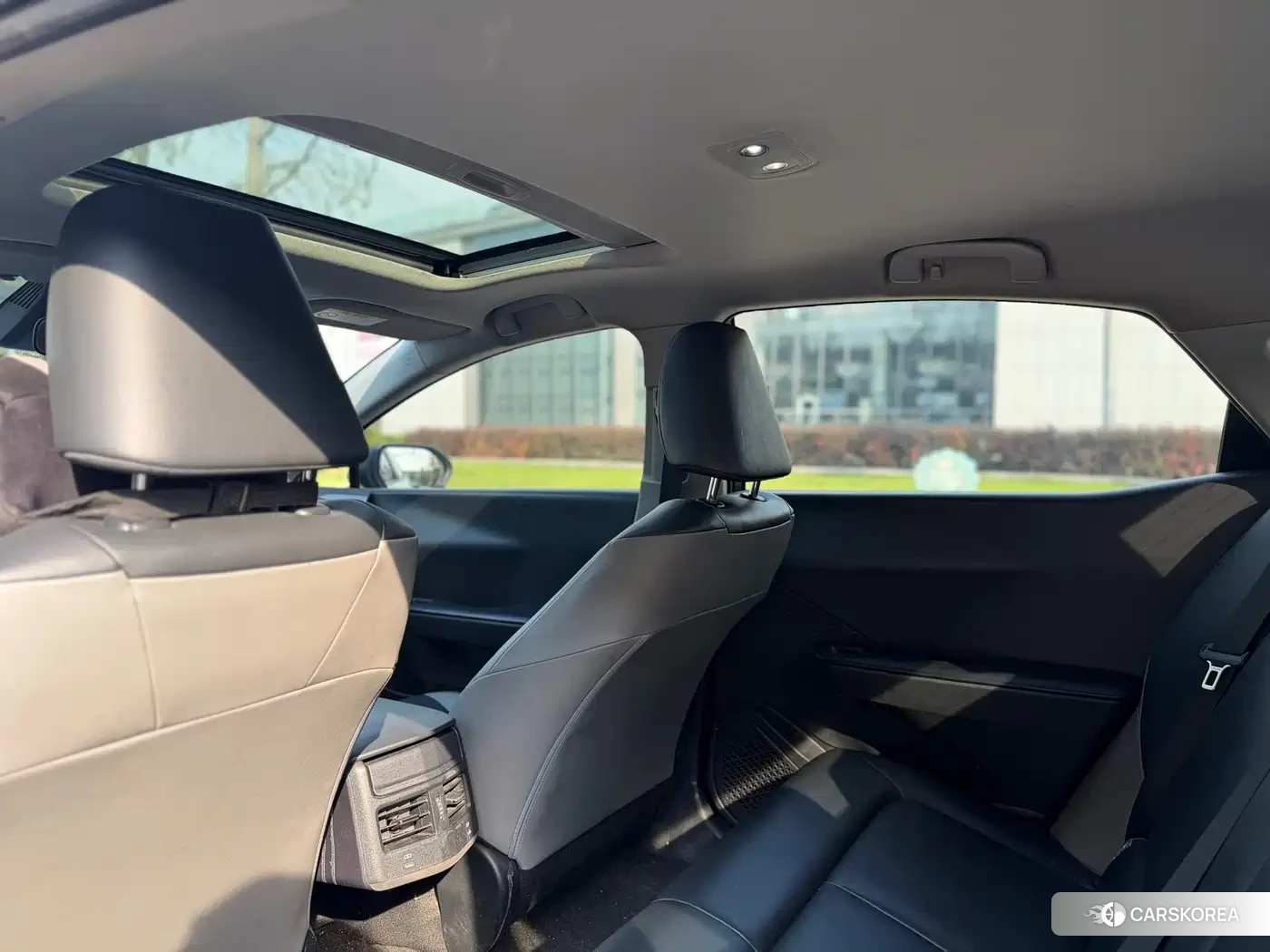 Toyota bZ3 2023 Белый из Китая, фото 2