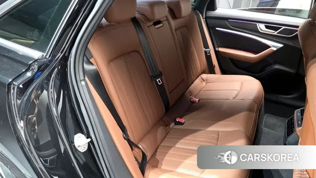 Audi A6 (C8) 2023 Черный из Кореи, фото 2