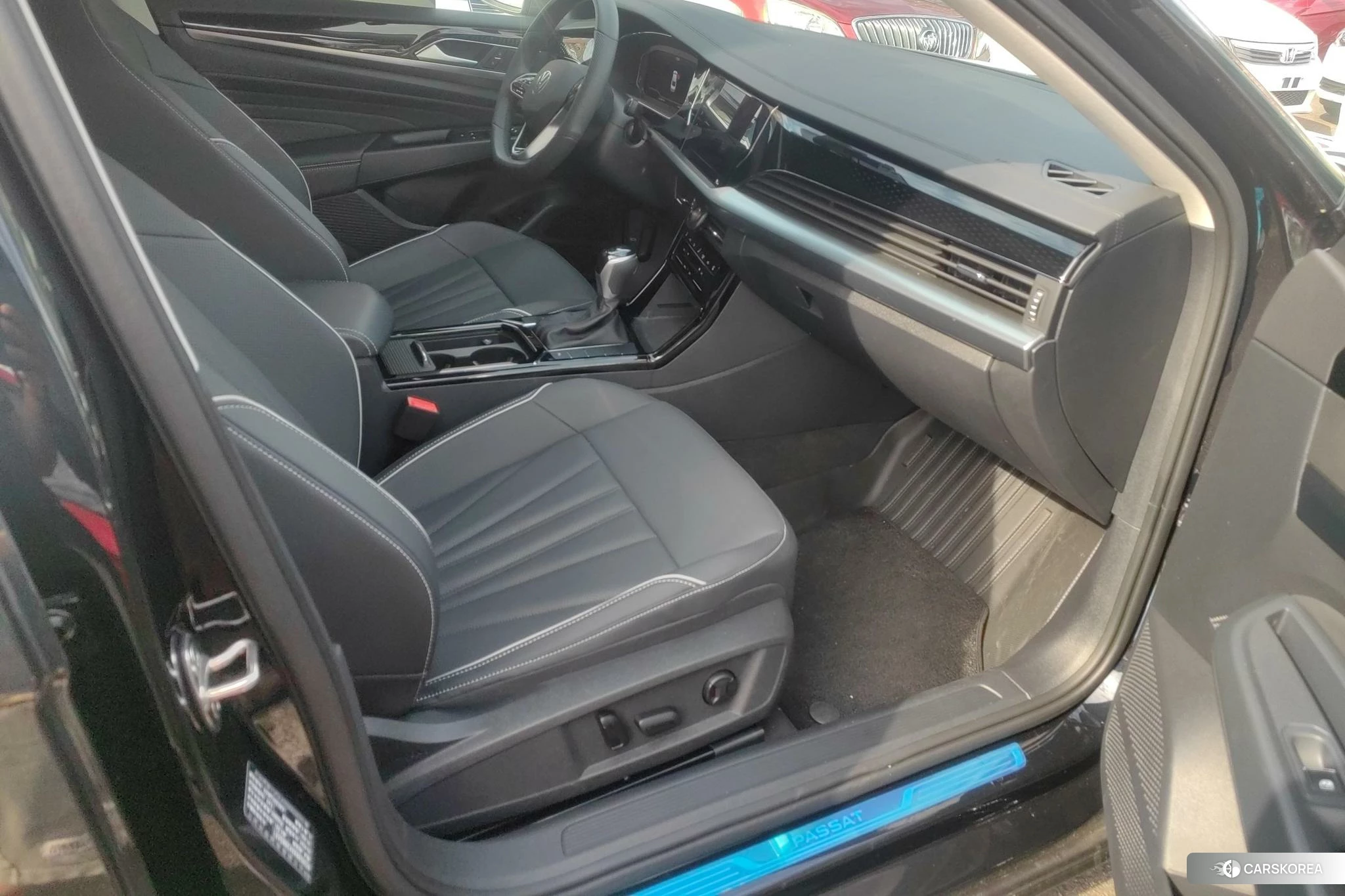 Volkswagen Passat 2024 Черный из Китая, фото 2