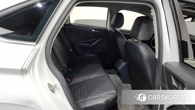 Volkswagen 7th Generation of Jetta 2021 Белый из Кореи, фото 2