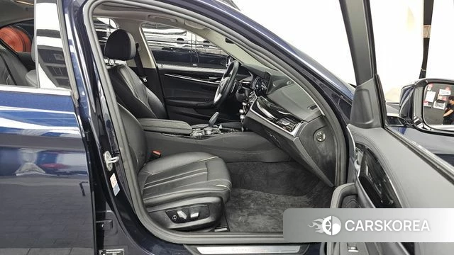 BMW 5 Series (G30) 2018 Синий из Кореи, фото 2