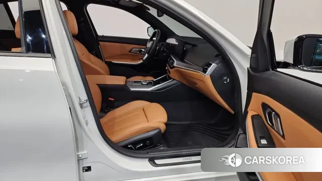 BMW 3 Series (G20) 2024 Белый из Кореи, фото 2