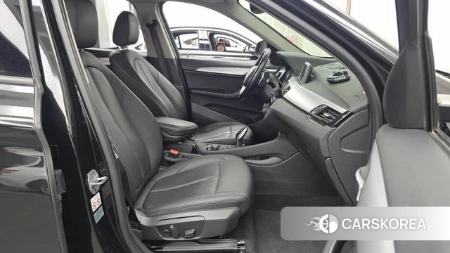 BMW X1 (F48) 2019 Черный из Кореи, фото 2