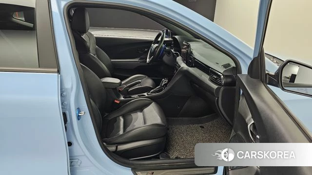 Hyundai Veloster (JS) 2021 Светло-серебряный цвет из Кореи, фото 2