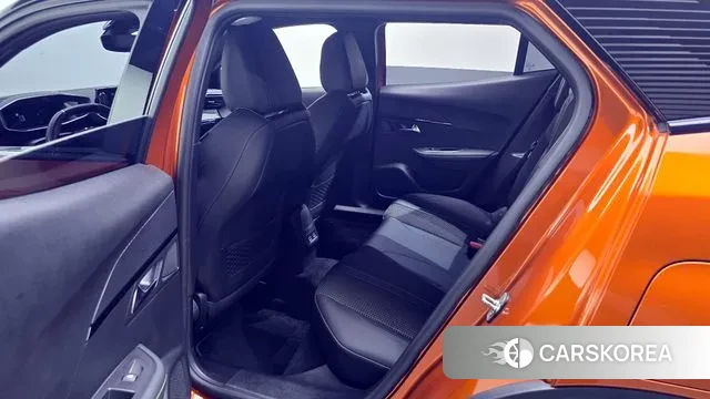 Peugeot e-2008 second generation 2022 Оранжевый из Кореи, фото 2