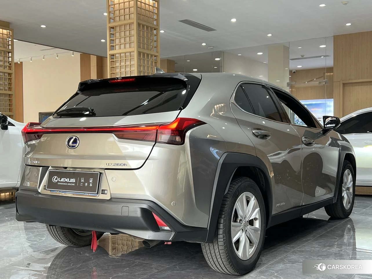 Lexus UX 2019 Серебристо-серый из Китая, фото 2