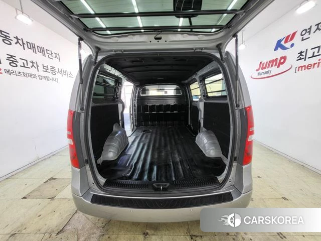 Hyundai The New Grand Starex 2021 Серебристо-серый из Кореи, фото 2