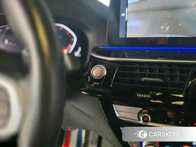 BMW 5 Series (G30) 2021 Белый из Кореи, фото 2