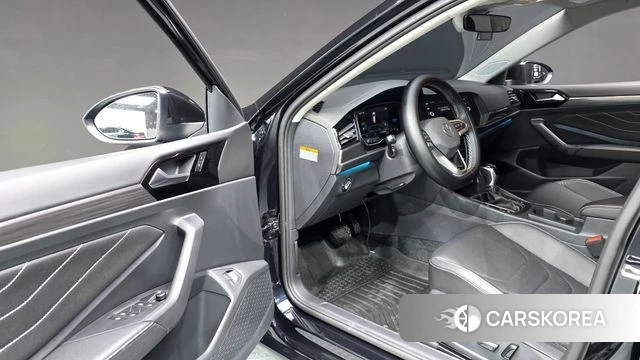 Volkswagen 7th Generation of Jetta 2024 Черный из Кореи, фото 2